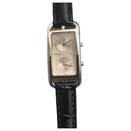 Hermès Cape Cod Uhr 2 Bewegungen aus Stahl