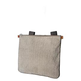 Pochette Céline Triomphe in suede grigio