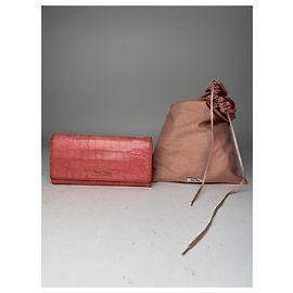 Cartera vintage Miu Miu de cuero patentado con estampado de cocodrilo rosa