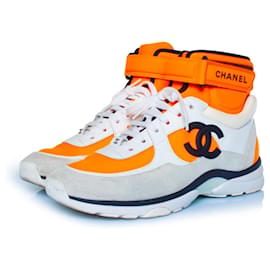 Chanel Neon High-Top-Sneaker