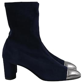Botines de tobillo de ante azul marino con punta en forma de almendra Fernanda de Stuart Weitzman