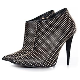 Schwarze Nieten-Stiefeletten von Giuseppe Zanotti.