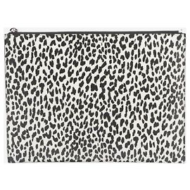 Saint Laurent Clutch in pelle con stampa leopardata bianca e nera