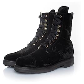 Botas de combate de terciopelo con cordones de Chanel