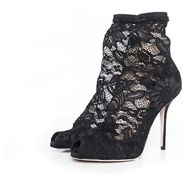 Stivaletti alla caviglia in pizzo elasticizzato Dolce & Gabbana.