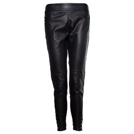 Pantalones stretch Elisabetta Franchi con imitación de cuero.
