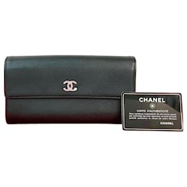 Portafoglio lungo in pelle con motivo a trifoglio Coco Mark di Chanel