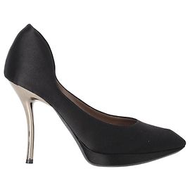 Décolleté a piattaforma con punta affilata Lanvin in satin nero