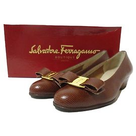 Pumps in pelle goffrata lucertola Vara Ribbon di Salvatore Ferragamo
