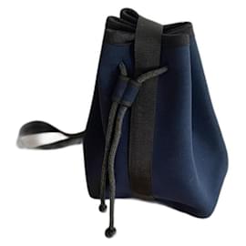 Marinefarbene Schultertasche aus Neopren mit schwarzer Oberfläche - Autre Marque