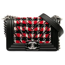Borsa a spalla piccola Boy di Chanel con catena