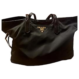Borsa tote Prada in nylon nero