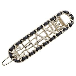 Fermaglio in pelle placcato oro nero Chanel