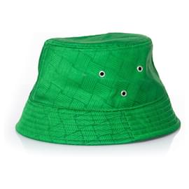 Cappello bucket intrecciato verde Bottega Veneta
