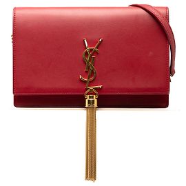 Portafoglio con catena Monogram Kate in pelle di vitello liscia rossa di Saint Laurent con frange