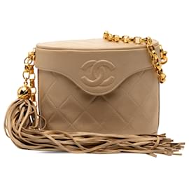 Chanel Beiger CC Gequilteter Lammleder Quasten-Ketten-Vanity Bag
