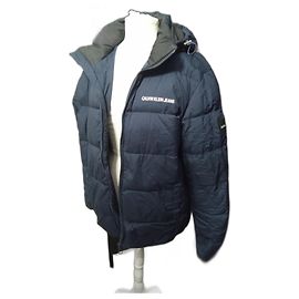 Calvin Klein Down Jacket Size 40 L – removable hood – very good condition