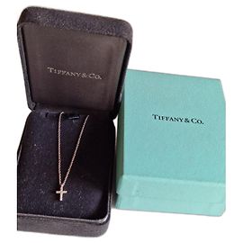 Tiffany & Co Cruz Metro en oro blanco 750/000