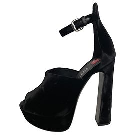 Sandali con plateau in velluto nero Ballin