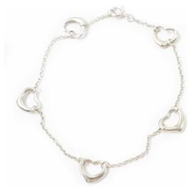 Bracciale charm Open Heart di Tiffany & Co.