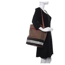 Burberry Borsa hobo Ashby media in tela Mega Check gialla/beige