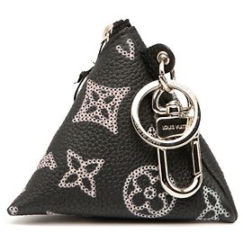 Berlingo Charm aus Monogram Mahina von Louis Vuitton