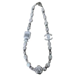 Collar largo Chanel metal dorado champán colgante cuadrado