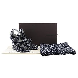 Louis Vuitton Einteiler Sandalen Seidenkleid 2-in-1 Set