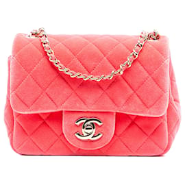 Chanel Mini Quadrato Classico in Velluto Rosa Perle Schiacciate Flap Singolo