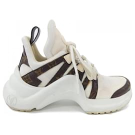 Sneakers Louis Vuitton LV Archlight in vernice monogram