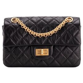 CHANEL - Bolsa transversal 2.55 mini retângulo Chanel em couro enrugado preto