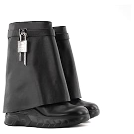 GIVENCHY - Botas Shark Lock Biker Givenchy de cuero texturizado negro (T39)