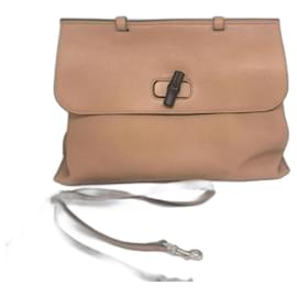 Borsa in pelle beige Gucci Medium Daily Bamboo con manico superiore