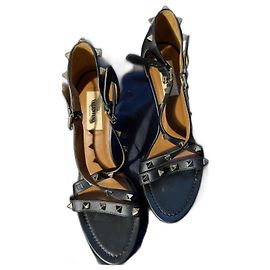 Sandali Rockstud Valentino Garavani in pelle nera