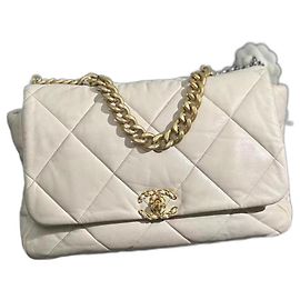Borsa a tracolla Chanel 19 bianca in pelle di agnello