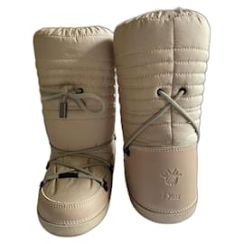 Botas Dior Moon Boots Bege em couro de avestruz infantil