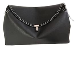 Borsa a mano Totême T-Lock in pelle granulata nera