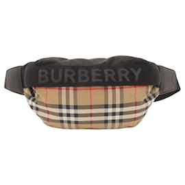 Borsa a corpo in tela di nylon Nova Check di Burberry