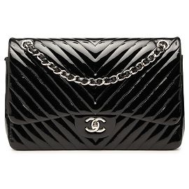 Chanel Negro Jumbo Clásico Chevron de Piel Patente Doble Solapa