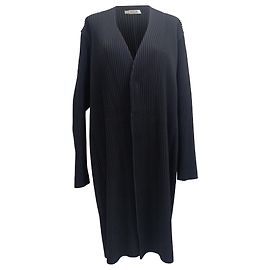 Abrigo de pliegues a medida Homme Plissé Issey Miyake en poliéster negro