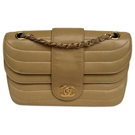 Borsa a tracolla in pelle di agnello trapuntata vintage media di Chanel