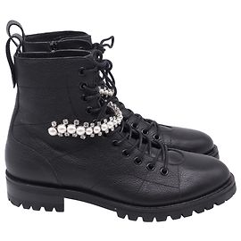 Bota de combate adornada Jimmy Choo Cruz em couro preto