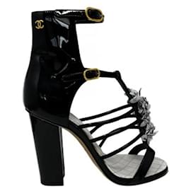Nuove sandali Chanel neri in vernice
