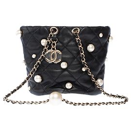 CHANEL Tasche aus schwarzem Leder - 103107