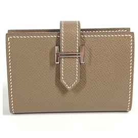 Carteira bifold H Logo Bearn da Hermès