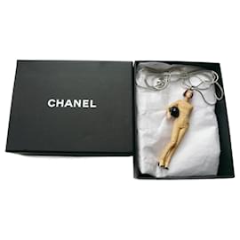 Collana Sautoir CHANEL con personaggio Keira Knightley con scatola in ottime condizioni