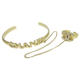 Bracciale rigido Chanel Logo con metallo CC e cristalli