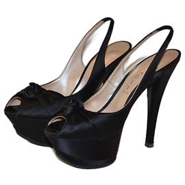 Casadei Peeptoes aus schwarzem Satin Größe 37,5 IT