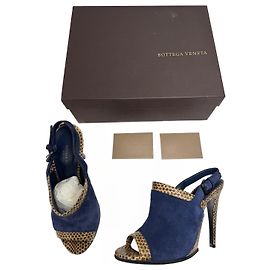 Décolleté in pelle di serpente scamosciata Bottega Veneta vintage blu navy beige EU37C