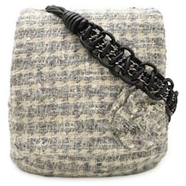 Chanel Camellia Tweed Schultertasche